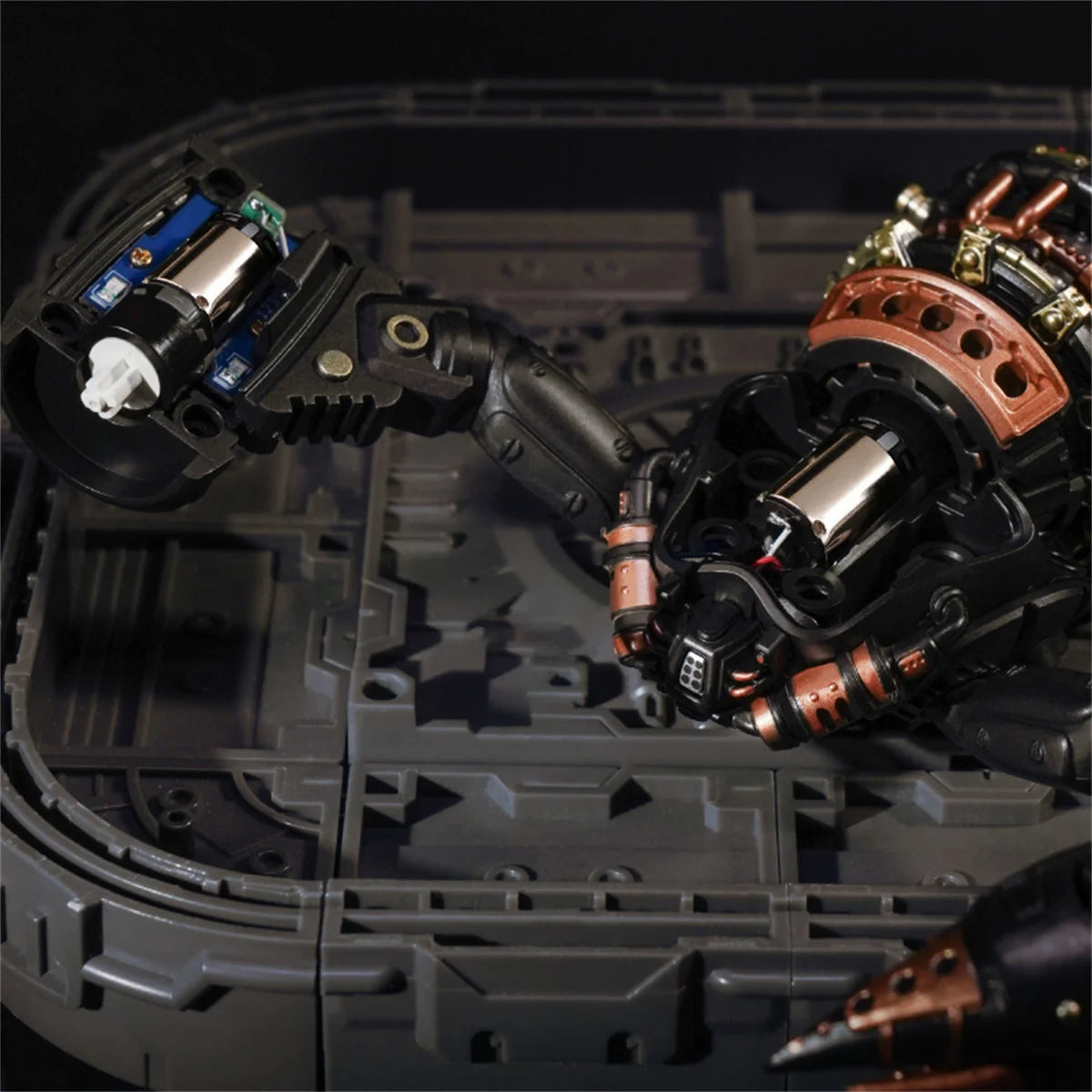 Robotime Rokr 3D Metal Puzzle Emperor Scorpion with LED Light of Industrial-style Building Block gift for Kids